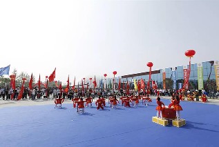 球盟会气膜快讯：郑东新区第二届“邓亚萍杯”青少年乒乓球锦标赛开幕